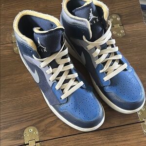 Nike Blue and White Casual Sneakers